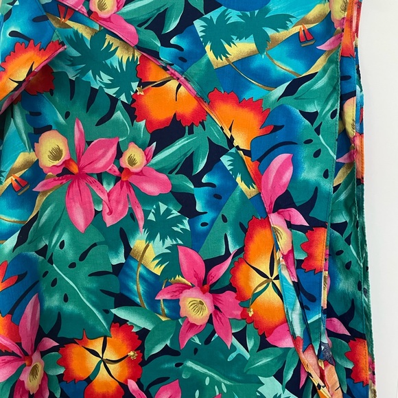 Hilo Hattie Hawaiian Multi-Way Wrap Dress / Sarong – One Size Vibrant Floral - Picture 4 of 5